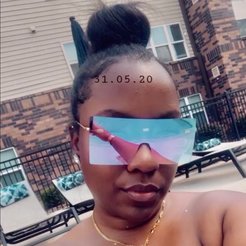 Mirrored iridescent sunglasses